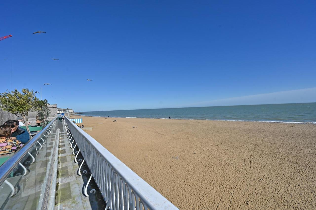 Spacious Designer 2Br Executive Apt, Near Beach & Marina, Central Location Ramsgate Extérieur photo